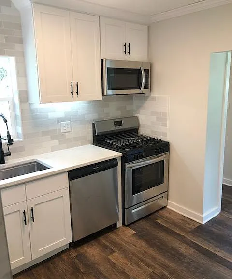 3305 S Woods Ave — Photo 20
