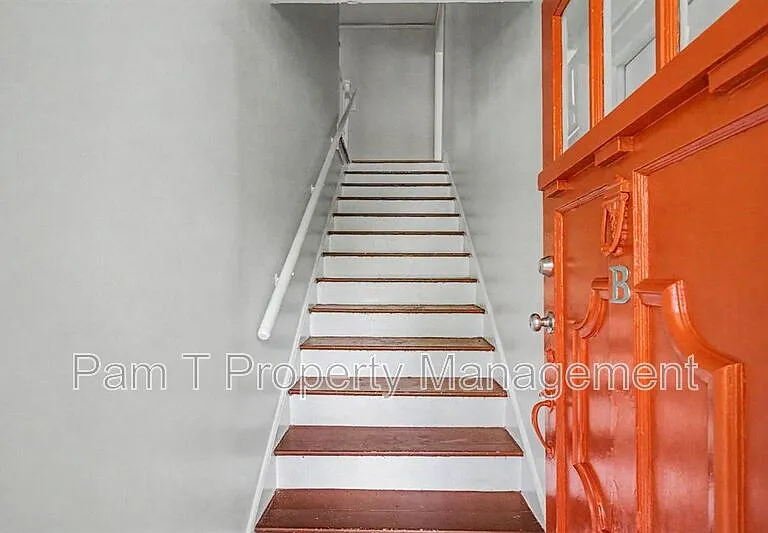 815 E 32nd St #B — Photo 7