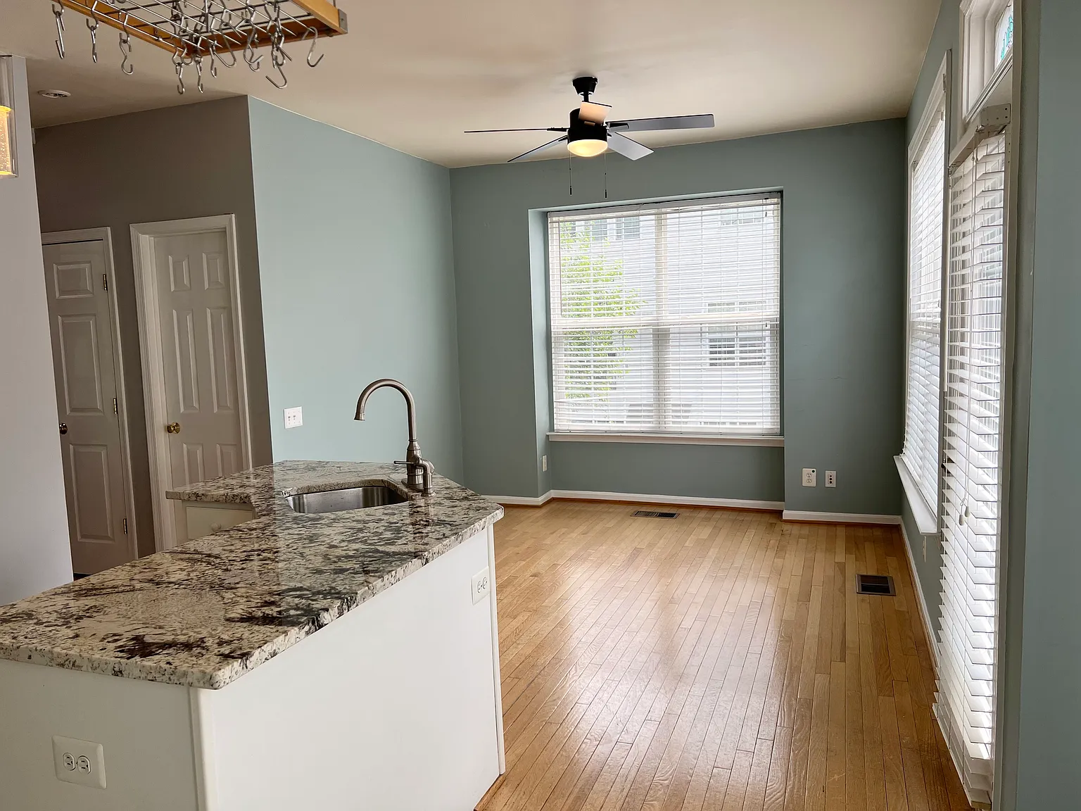 3 bed, 2161 sqft, $3,200 — Photo 4