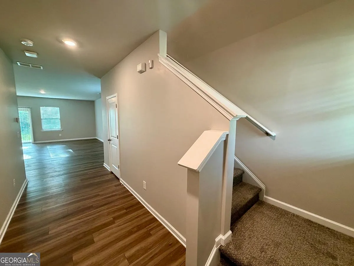 5 bed, 2.5 bath, $2,445 — Photo 3