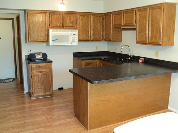 4th image of 46727 Shelby Ct.