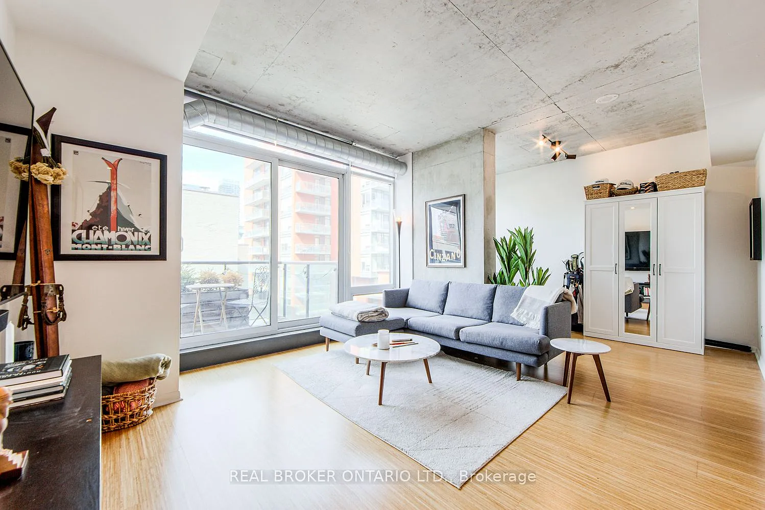 2 bed, $2,900 — Photo 2