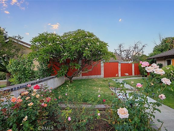 3rd image of 1020 Don Robles St