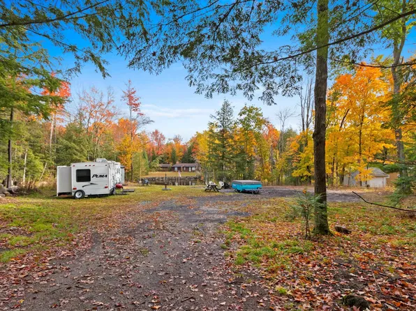 13290 Hillside Dr, Suring, WI 54174