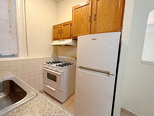 Rented by Brooklyn Property Group LLC | media 10