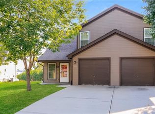 7437-7439 N Hunter Ct, Kansas City, MO 64158