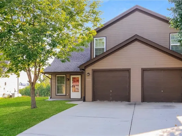 7437-7439 N Hunter Ct, Kansas City, MO 64158