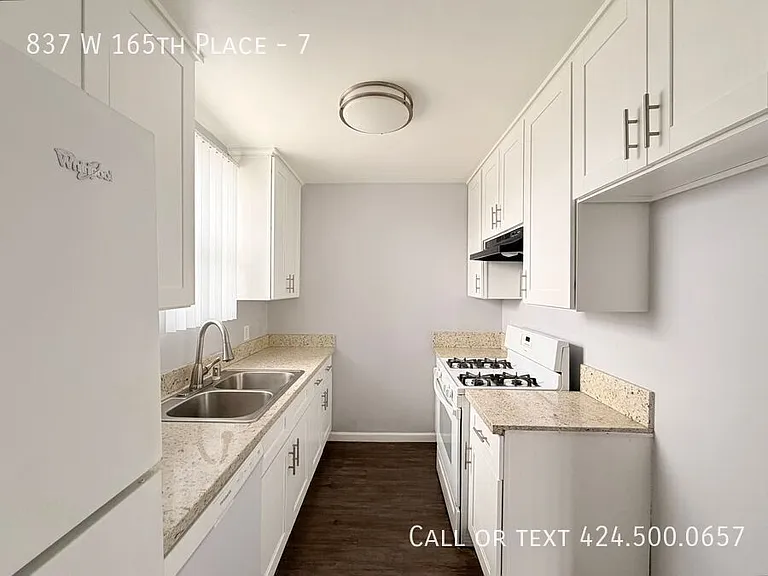837 W 165th Pl #7 — Photo 20