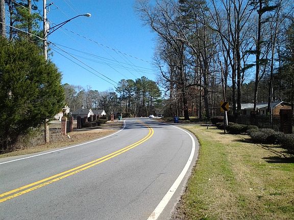 5th image of 3424 River Dr