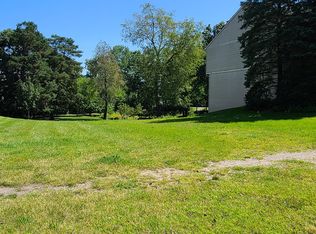 8256 Bridgeway Dr, Dexter, MI 48130