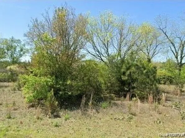 2070 Canady Pond Rd, Hope Mills, NC 28348