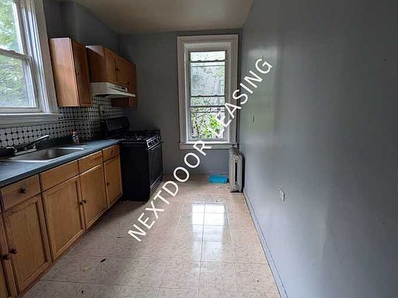 4th image of 21 Bergen Ave #2M