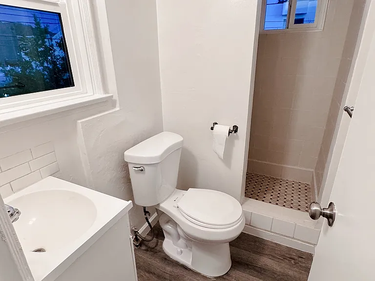 1054 Winchester Ave #B — Photo 3