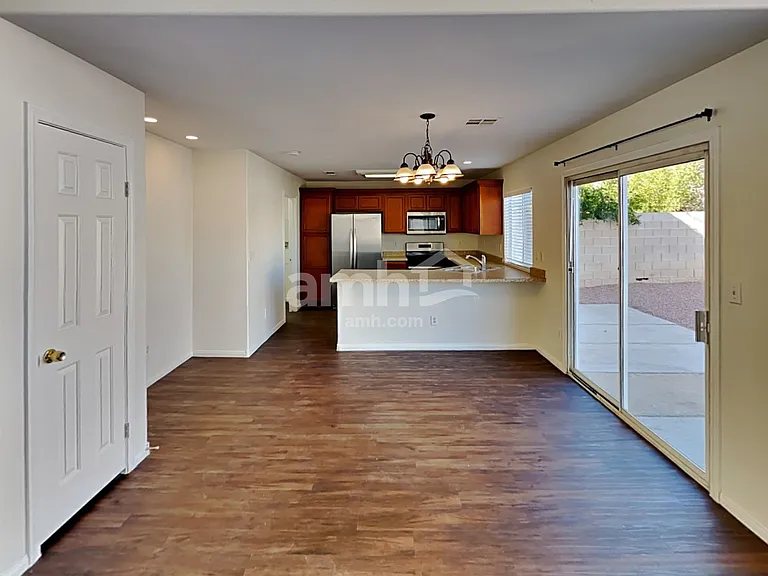 8100 Kentshire Dr — Photo 5