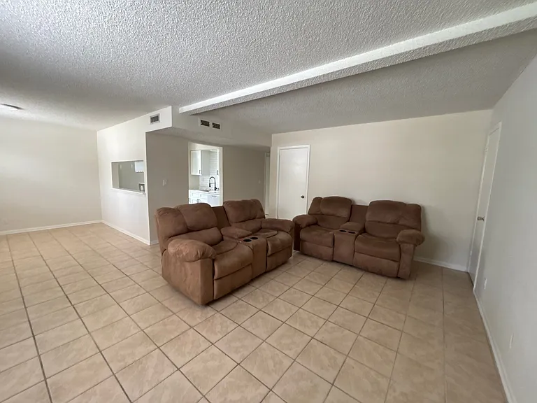 8352 Homeport Ct #1A — Photo 5