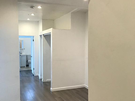 5th image of 2300 S San Pedro St