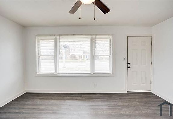 5th image of 425 W Woodward Heights Blvd