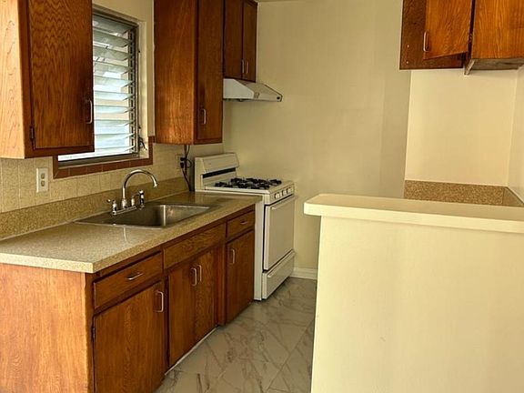 2nd image of 5811 Encinita Ave #5811