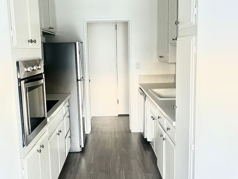 1st image of 4534 Los Feliz Blvd APT 205