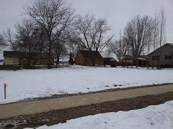 2nd image of 6087 N Lewellen St