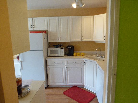 5th image of 61 Ashley Ln