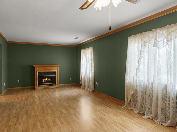 2nd image of 2712 W 67th St