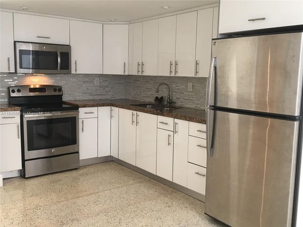 652 NW 3rd St APT 306