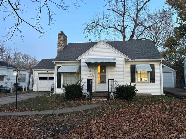 910 SW Randolph Ave, Topeka, KS 66606