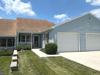 1390 Village Dr, Spring Grove, PA, 17362