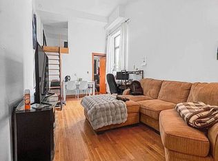 457 W 46th St #5, New York, NY 10036