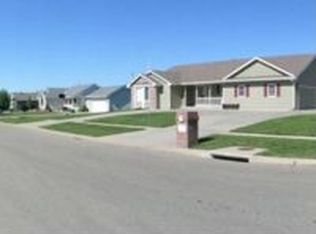 2428 SE Cedarwood Dr, Topeka, KS 66605