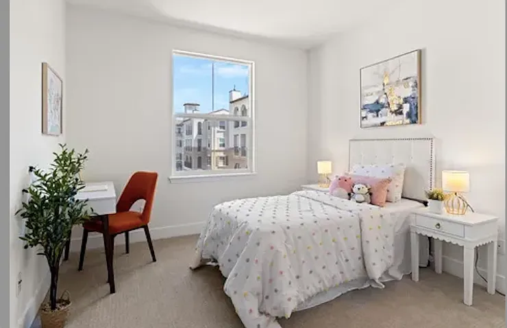 2nd bedroom