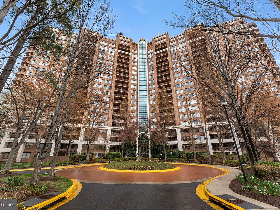 1st image of 10101 Grosvenor Pl APT 1808