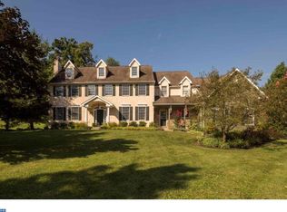 4 Whitefield Dr, Lafayette Hill, PA 19444