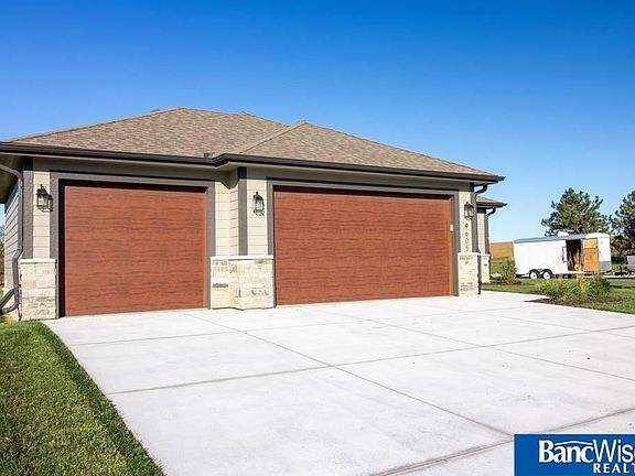 3rd image of 9605 Persimmon Pl