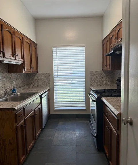 675 Gloria Dr #675 — Photo 1