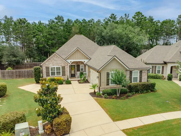 456 Meadow Lake Dr, Freeport, FL 32439