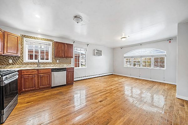 1st image of 1496 E 95th St #1
