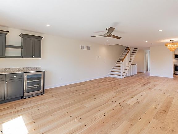 3rd image of 1300 Millmnan Blvd