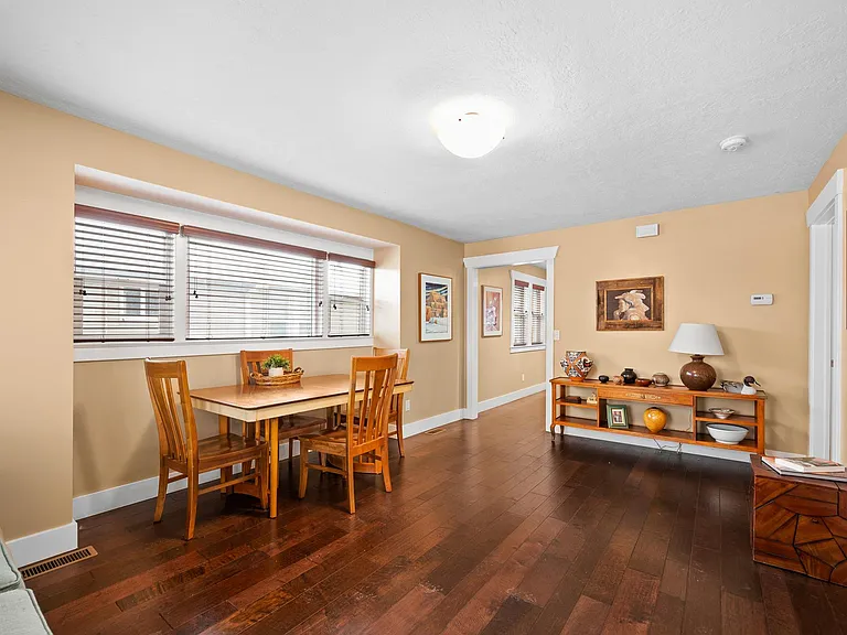 432 E Milton Ave — Photo 4