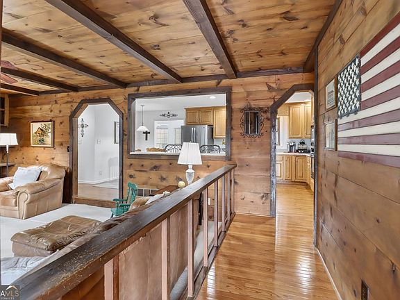 3rd image of 343 Porter Rd