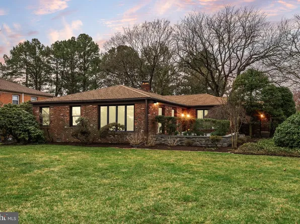 1805 Country Club Dr, Cherry Hill, NJ 08003