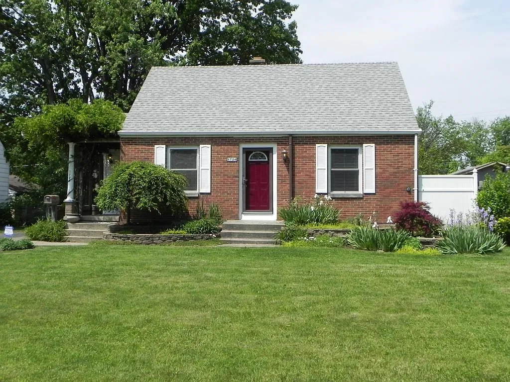 1724 Audrey Rd photo 1