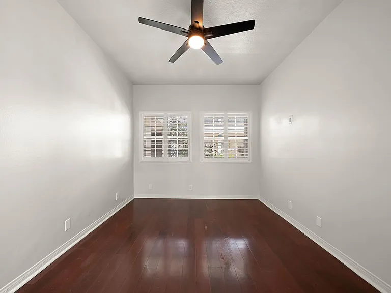 1145 Roswell Ave #203 — Photo 22