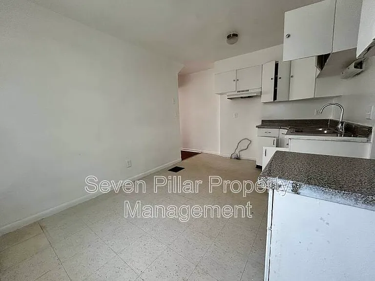 339 S Napoleon Ave — Photo 6