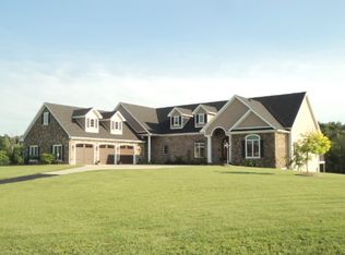 7236 E 1200 N, Wolcottville, IN 46795