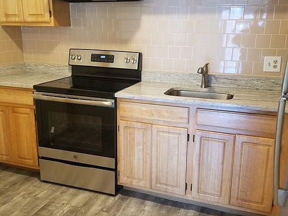 2nd image of 55 Elmwood Park APT 25