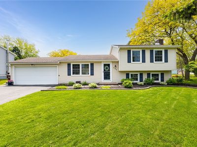 343 Squire Dale Ln, Rochester, NY, 14612
