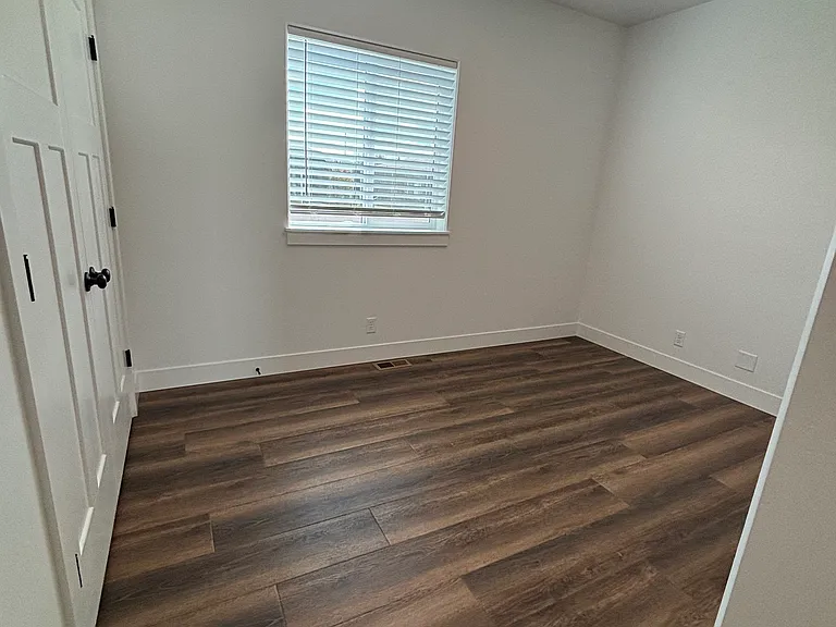 1417 Meadow Ln — Photo 8