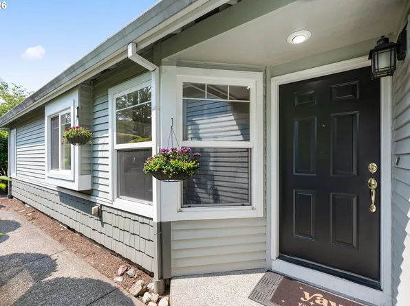 9837 NW Silver Ridge Loop, Portland, OR 97229